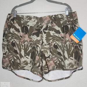NWT Columbia Pleasant Creek Stretch 5" Short. Size XL. 3 pockets.